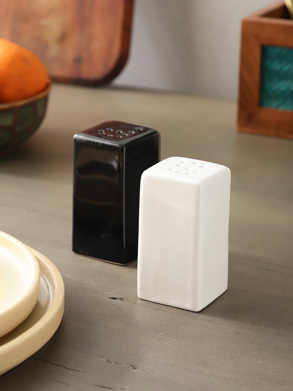 TIO's Salt Pepper Set for Dining Table & Kitchen Ceramic Salt and Pepper Shakers Set Dispenser Set (60 ML) (White & Black)