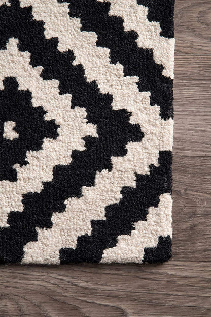 TIO's Hand Made Modern Design - Export Quality Rectangular Carpets For Living Room, White & Black