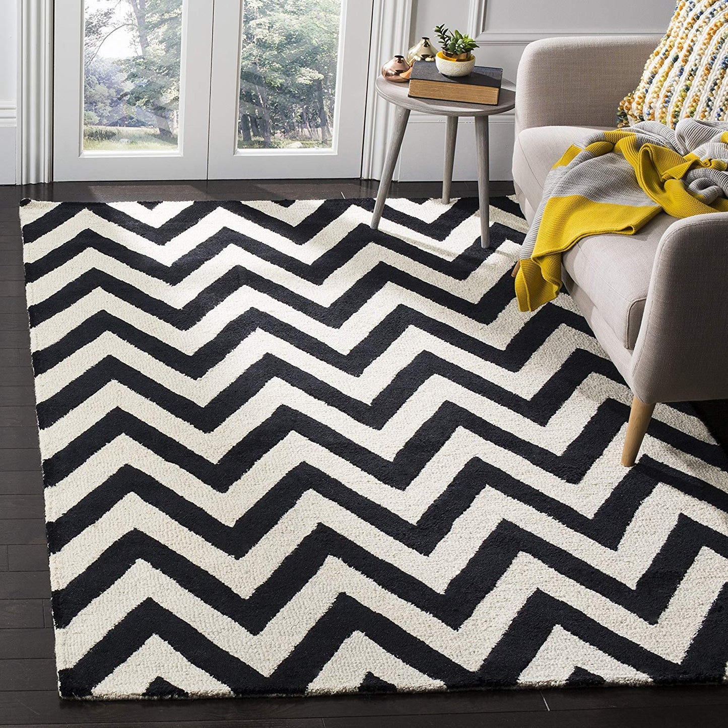 TIO's Hand Made Modern Design - Export Quality Rectangular Carpets For Living Room Size, Black Zigzag