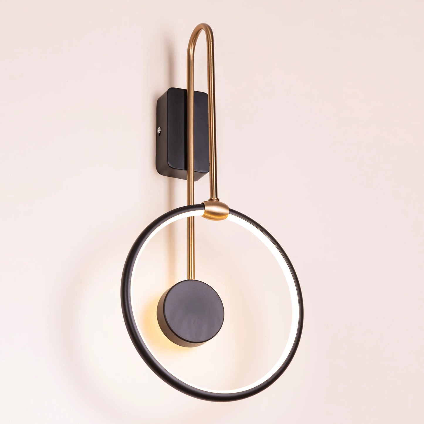 TIO's Curve (Black, Gold, Built-In LED) Wall Light